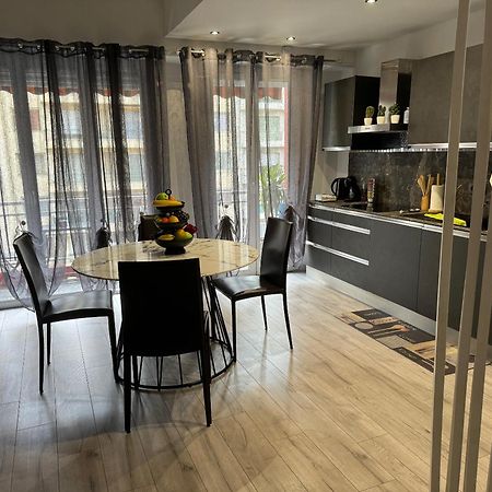 Gorgeous 2 Bedrooms Holiday Apartement Nice Dış mekan fotoğraf
